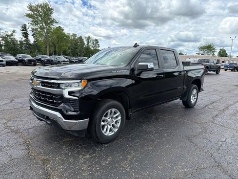 Used 2024 Chevrolet Silverado 1500 LT AWD/4WD image 4