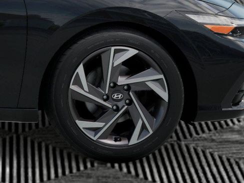 New 2026 Hyundai Elantra Limited FWD image 8