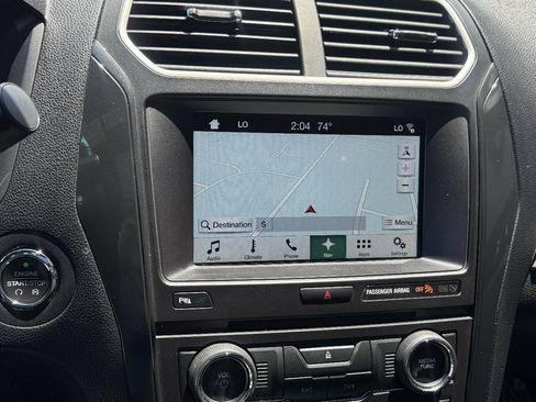 Used 2017 Ford Explorer XLT w/ Equipment Group 202A FWD image 10