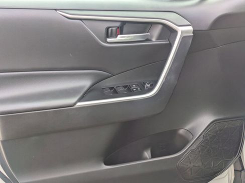 Used 2021 Toyota RAV4 XLE w/ Carpet Mat Package (TMS) image 12