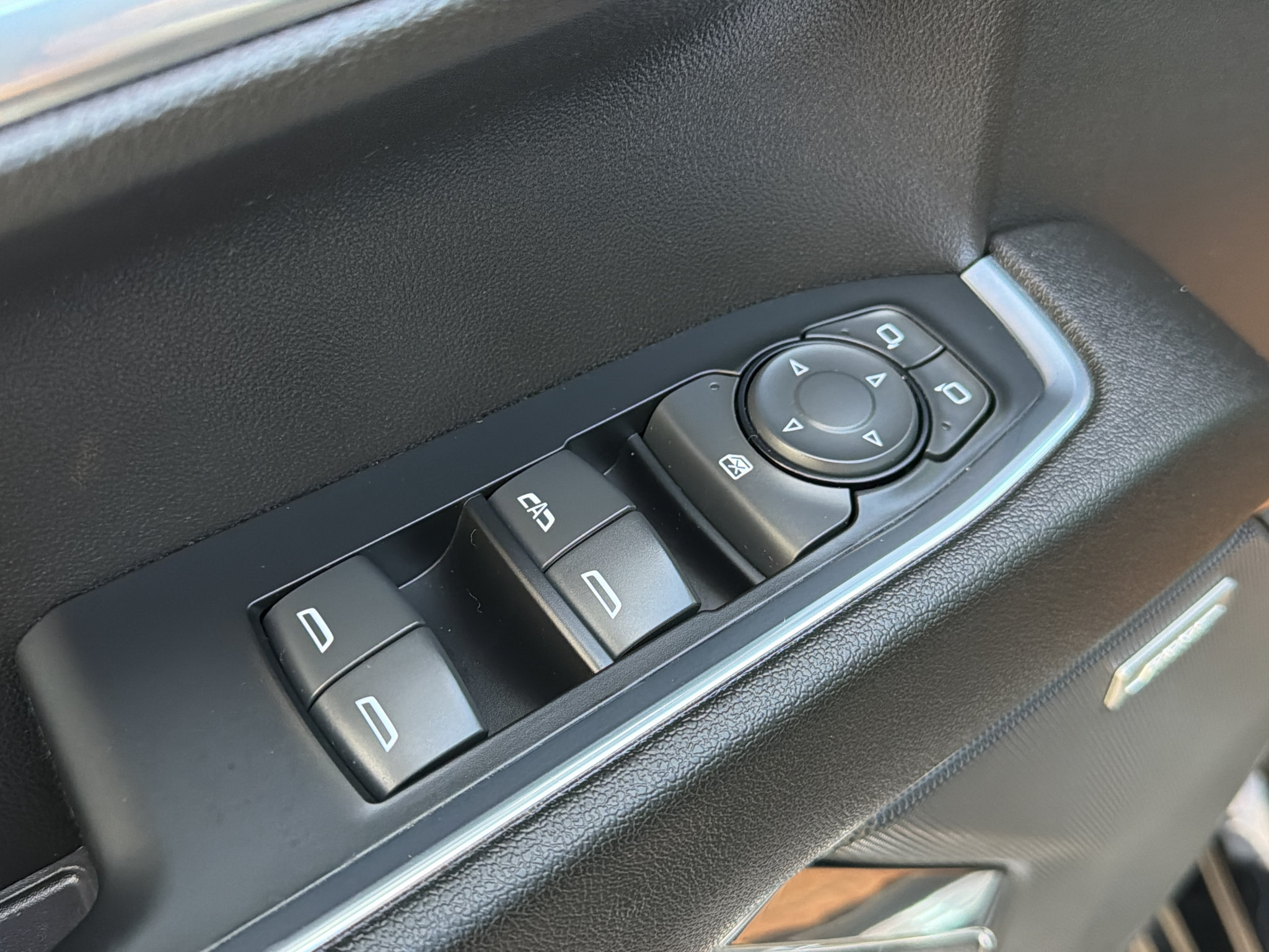 Used 2023 Chevrolet Silverado 1500 RST w/ Convenience Package II AWD/4WD image 12