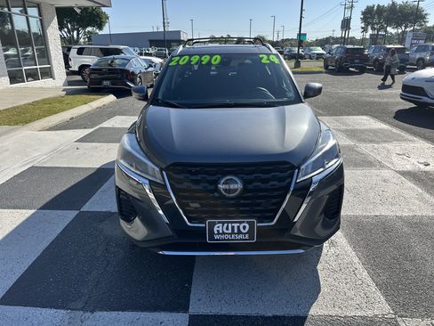 Used 2024 Nissan Kicks SV w/ Interior Electronics Package image 2