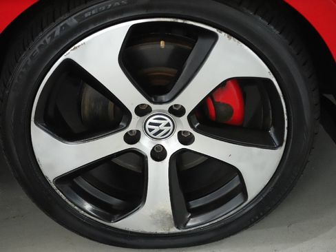 Used 2015 Volkswagen GTI SE image 10