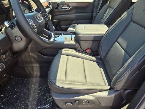 New 2026 GMC Yukon XL Denali w/ Denali Reserve Package AWD/4WD image 9