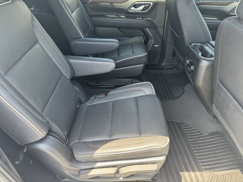 Used 2022 Chevrolet Suburban Premier AWD/4WD image 23