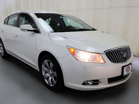 Used 2013 Buick LaCrosse Premium w/ Entertainment Package FWD image 19