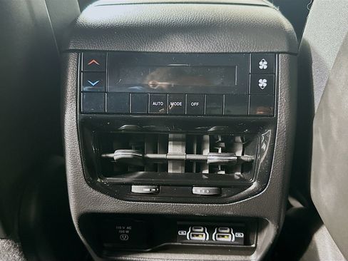 Used 2023 Jeep Grand Cherokee L Laredo AWD/4WD image 23