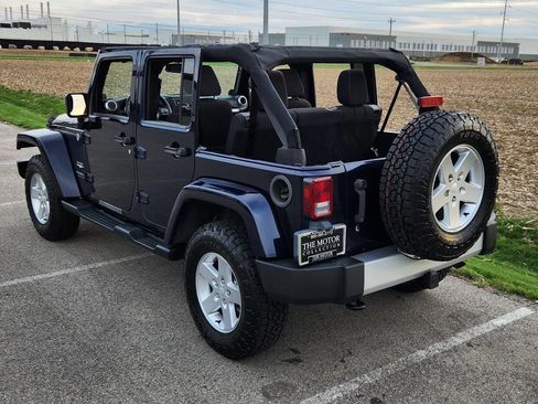 Used 2013 Jeep Wrangler Unlimited Sahara image 3