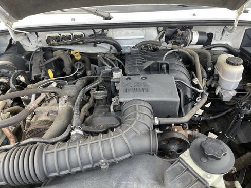 Used 2011 Ford Ranger XL image 14