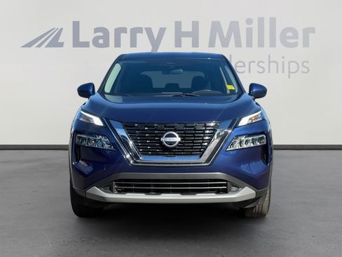 Used 2023 Nissan Rogue SV image 5