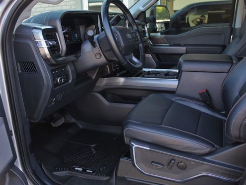 Used 2023 Ford F250 Lariat w/ Black Appearance Package AWD/4WD image 15