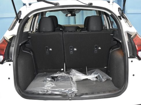 New 2025 Nissan Kicks Play S FWD image 21