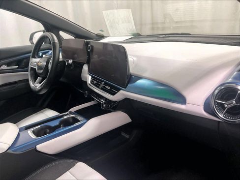 Used 2025 Chevrolet Equinox EV LT image 14