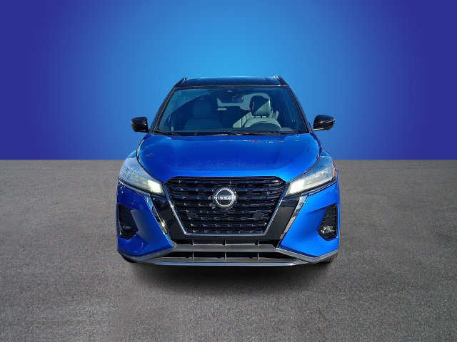 Used 2023 Nissan Kicks SR w/ SR Premium Package FWD image 2