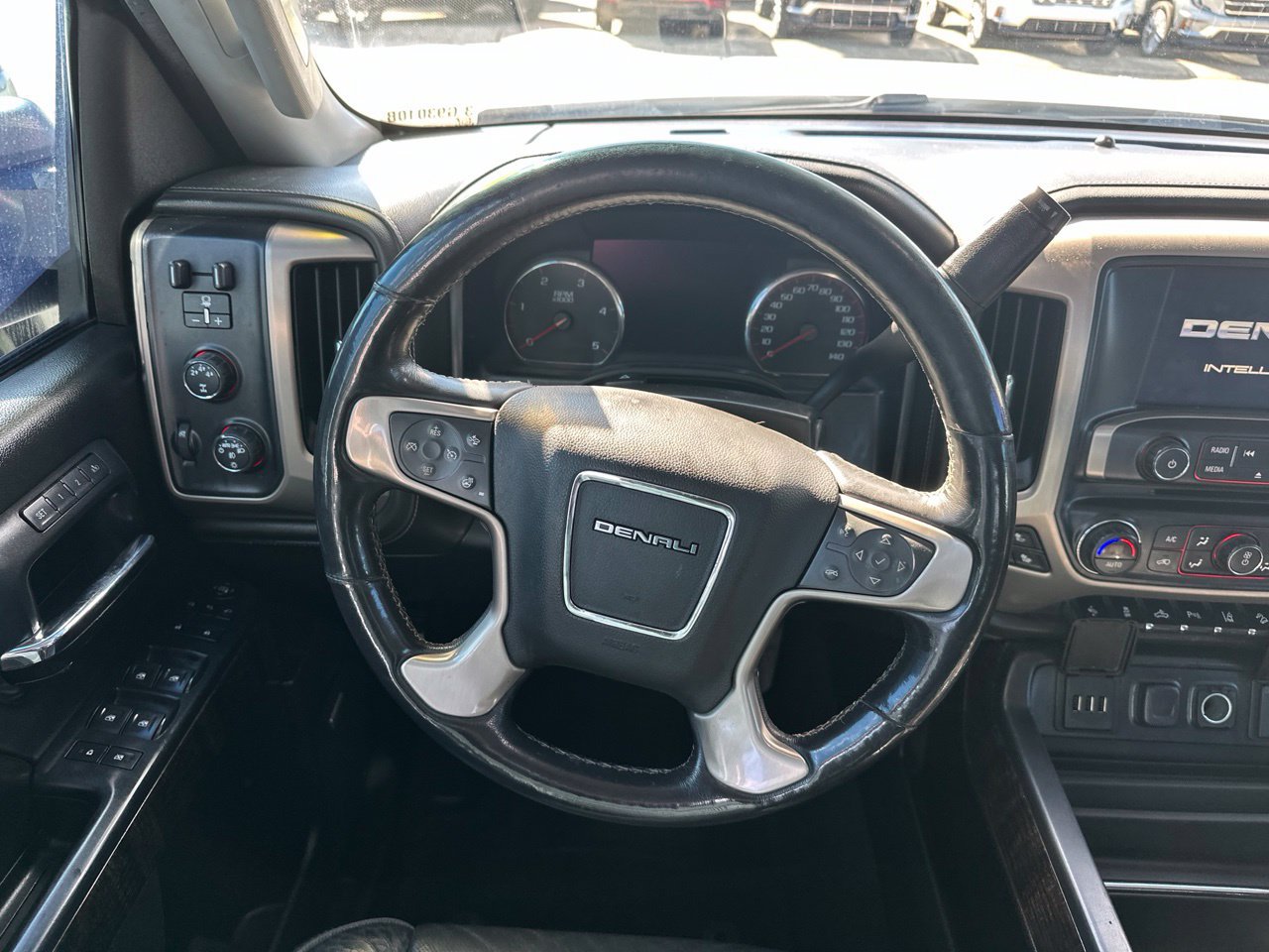 Used 2015 GMC Sierra 2500 Denali w/ Duramax Plus Package AWD/4WD image 11