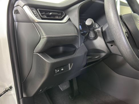 Used 2025 Toyota RAV4 LE AWD/4WD image 28