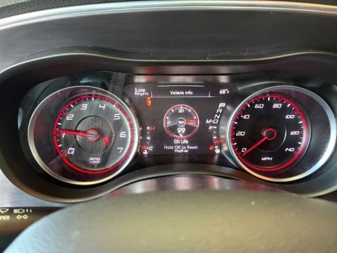 Used 2018 Dodge Charger SXT image 18