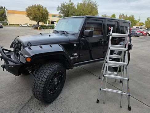 Used 2014 Jeep Wrangler Unlimited Sahara w/ Connectivity Group AWD/4WD image 20