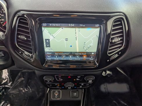 Certified 2018 Jeep Compass Limited w/ Navigation Group image 25