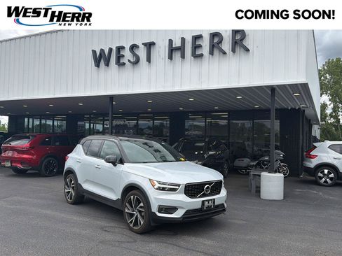Used 2021 Volvo XC40 T5 R-Design w/ Advanced Package AWD/4WD image 1