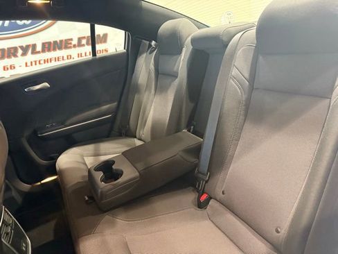 Used 2019 Dodge Charger SXT image 17