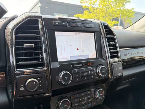 Used 2021 Ford F250 Lariat w/ Lariat Ultimate Package AWD/4WD image 20