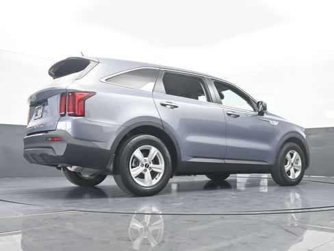 Used 2022 Kia Sorento LX image 58