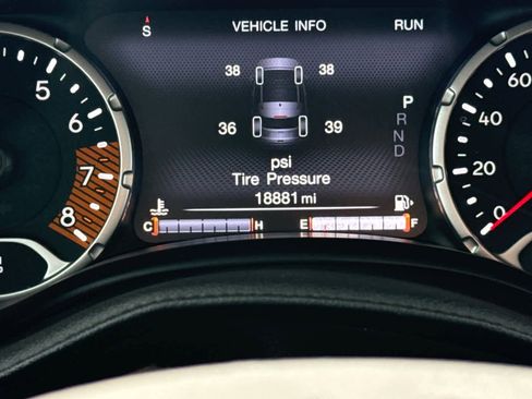 Used 2023 Jeep Renegade Limited image 29