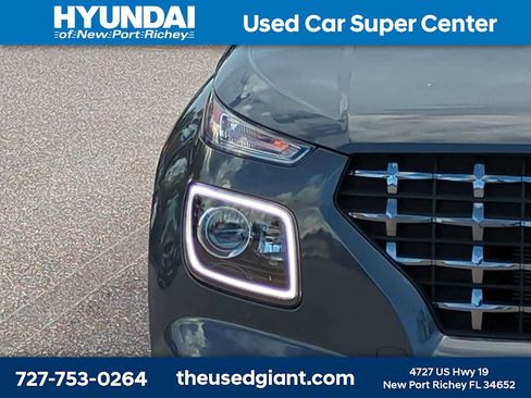 Used 2024 Hyundai Venue Limited FWD image 9