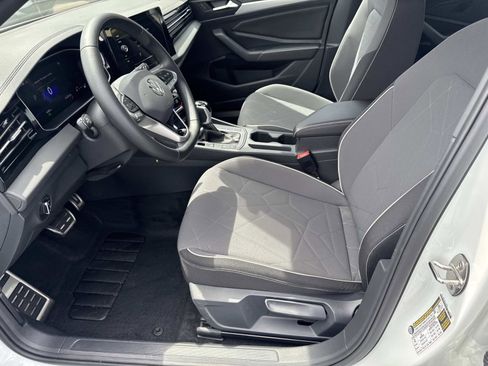 Certified 2025 Volkswagen Jetta Sport FWD image 13