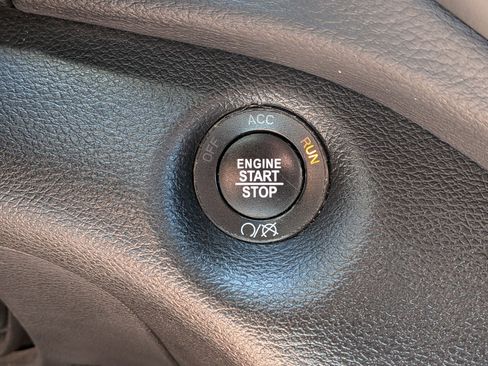 Used 2019 Jeep Cherokee Limited AWD/4WD image 26