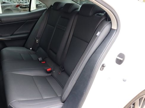 Used 2018 Lexus IS 300 AWD image 39