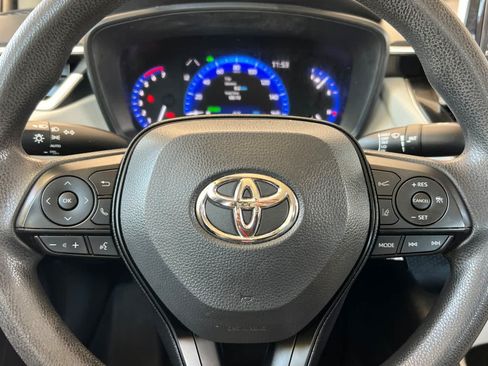 Used 2021 Toyota Corolla LE FWD image 23