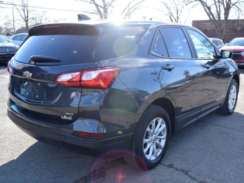 Used 2020 Chevrolet Equinox LS w/ LS Convenience Package AWD/4WD image 6