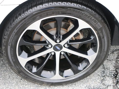 Used 2014 Ford Taurus SEL w/ Equipment Group 201A FWD image 14