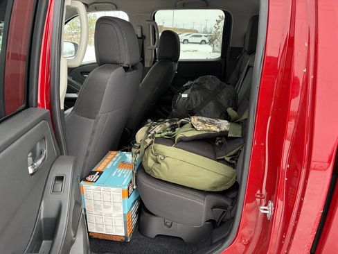 Used 2024 Nissan Frontier SV w/ SV Convenience Package image 10