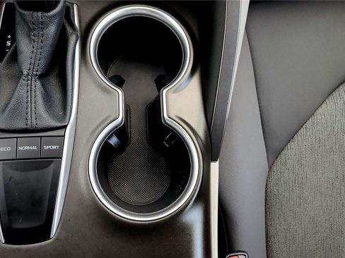 Used 2022 Toyota Camry LE w/ Carpet Mat Package (TMS) image 33