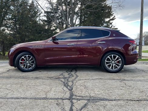 Used 2017 Maserati Levante w/ Luxury Package AWD/4WD image 15