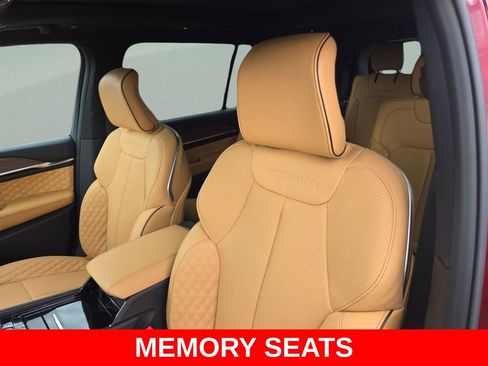 New 2025 Jeep Grand Cherokee L Summit w/ MOPAR Finishing Package AWD/4WD image 14