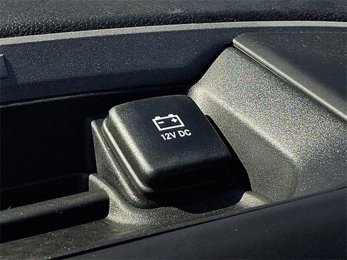 Used 2024 RAM 2500 Tradesman w/ Chrome Appearance Group image 25