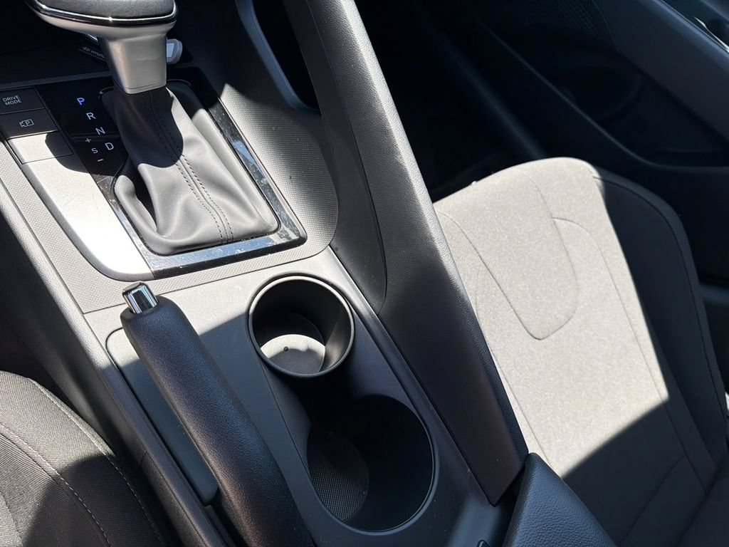 Certified 2025 Hyundai Elantra Sport FWD image 31