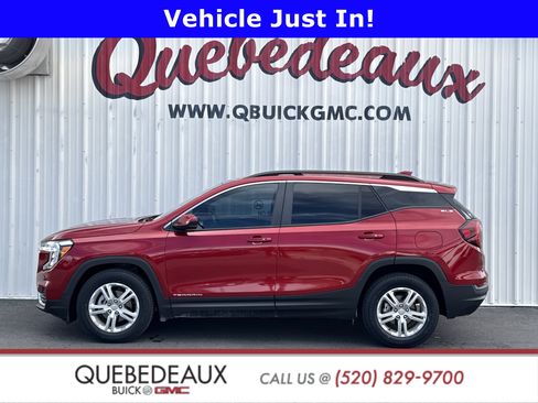 Used 2022 GMC Terrain SLE w/ Driver Convenience Package image 1
