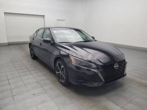 Used 2025 Nissan Altima 2.5 SR FWD image 13