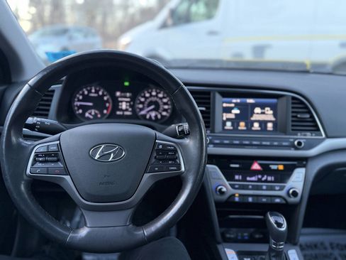Used 2017 Hyundai Elantra Value Edition image 17