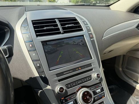 Used 2017 Lincoln MKZ Premiere FWD image 22