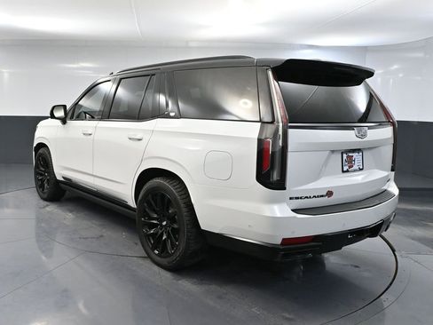 Used 2024 Cadillac Escalade Sport w/ LPO, ONYX Package image 7