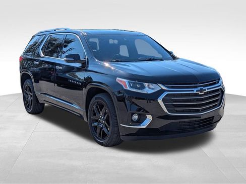 Used 2020 Chevrolet Traverse Premier image 2