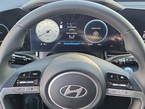 New 2025 Hyundai Elantra SEL image 4