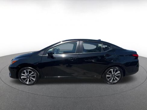Used 2025 Nissan Versa SV FWD image 9