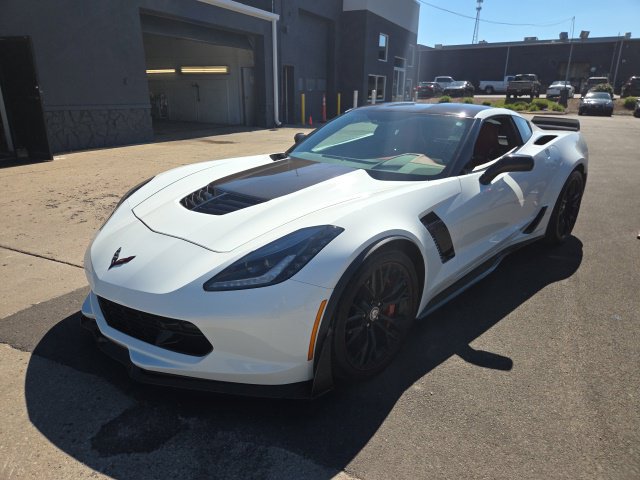 Certified 2017 Chevrolet Corvette Z06 w/ Z07 Performance Package RWD image 3